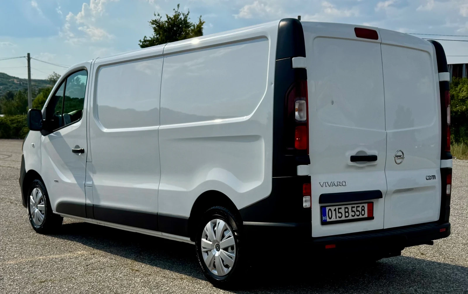 Opel Vivaro 1.6dci121hpeuro6 L2H1 - изображение 3