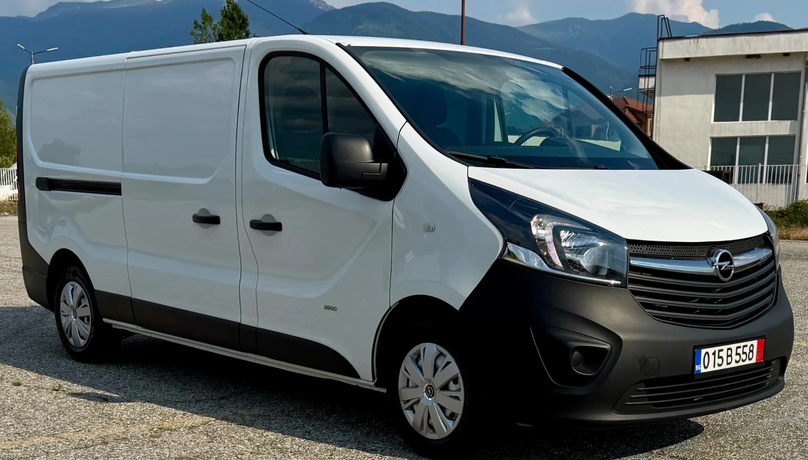Opel Vivaro 1.6dci121hpeuro6 L2H1 - изображение 6