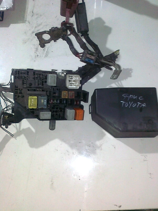 бушонно табло за Тойота Ярис 1.0 vvti (1)