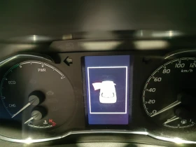 Toyota Yaris, снимка 14 - Автомобили и джипове - 53193543