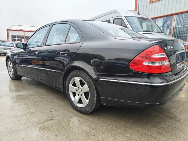 Mercedes-Benz E 320, снимка 4 - Автомобили и джипове - 47956713