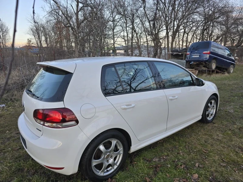 VW Golf 1.6D 105кс  2011g , снимка 14 - Автомобили и джипове - 48912634