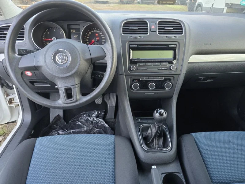 VW Golf 1.6D 105кс  2011g , снимка 5 - Автомобили и джипове - 48912634