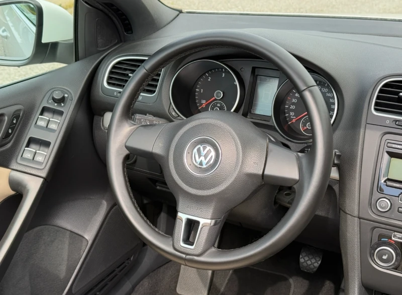 VW Golf 1.6TDi Кабрио, Климатроник, Кожен салон, Уникат!, снимка 9 - Автомобили и джипове - 50063108