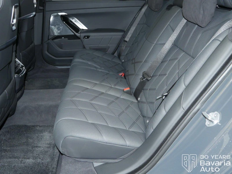 BMW i7 M70 xDrive, снимка 8 - Автомобили и джипове - 52669521