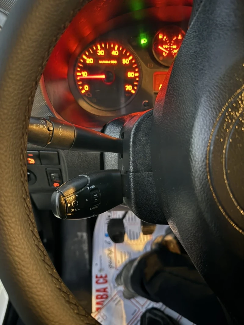 Citroen Berlingo 1.6 hdi, снимка 11 - Автомобили и джипове - 52799942