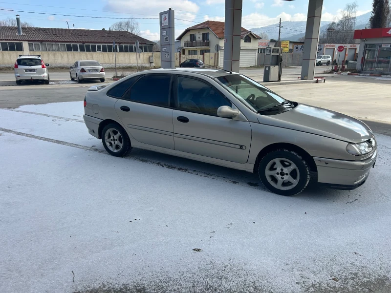 Renault Laguna 1800, снимка 5 - Автомобили и джипове - 53140130