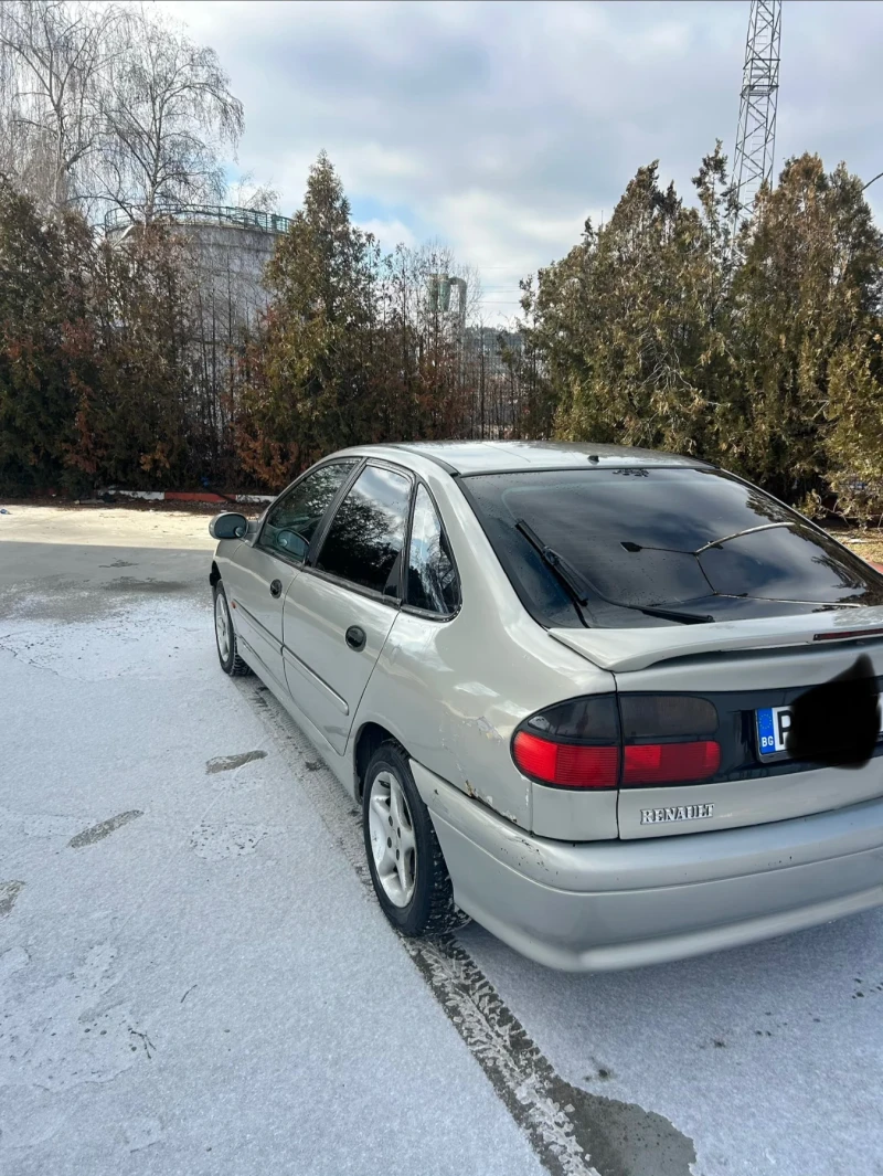 Renault Laguna 1800, снимка 7 - Автомобили и джипове - 53140130