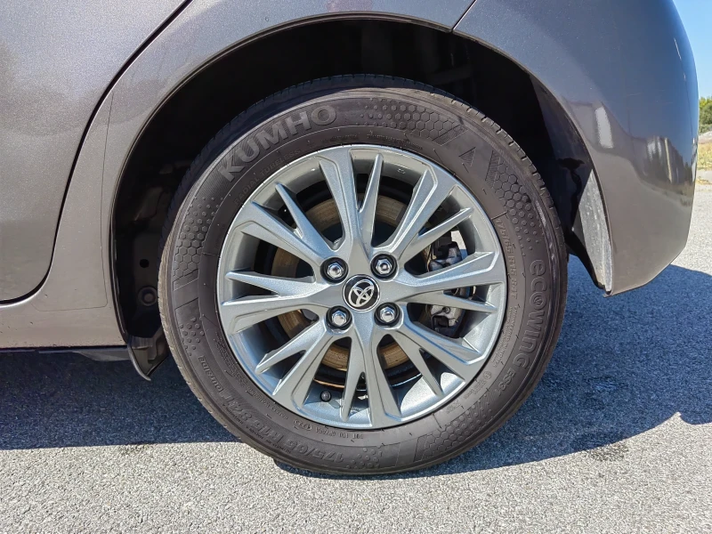 Toyota Yaris, снимка 8 - Автомобили и джипове - 53193543