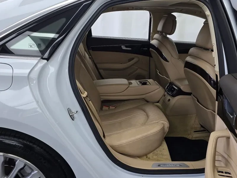 Audi A8, снимка 12 - Автомобили и джипове - 53285989
