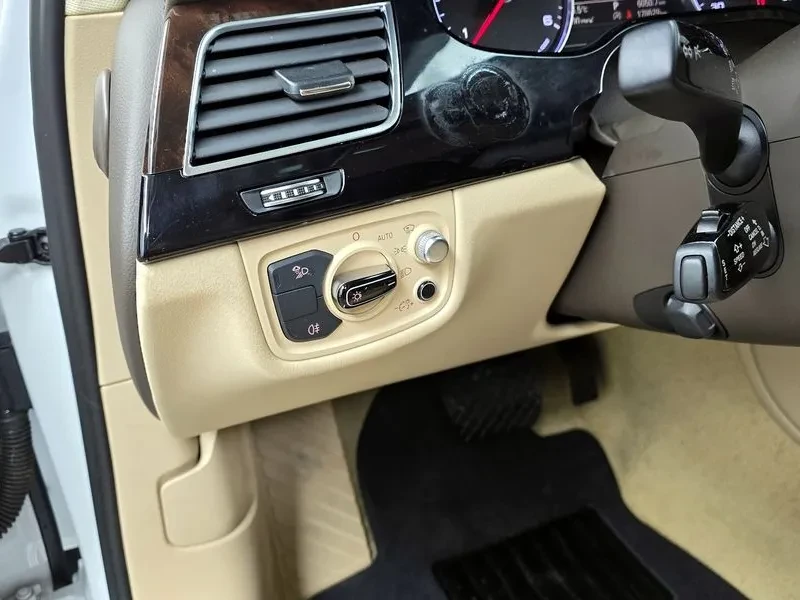 Audi A8, снимка 16 - Автомобили и джипове - 53285989