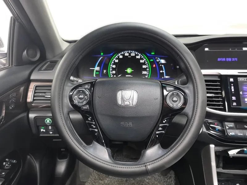 Honda Accord 2.0 Hybrid 9Th Generation, снимка 13 - Автомобили и джипове - 56679658