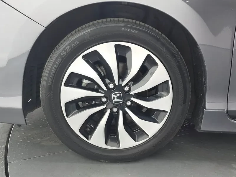 Honda Accord 2.0 Hybrid 9Th Generation, снимка 5 - Автомобили и джипове - 56679658