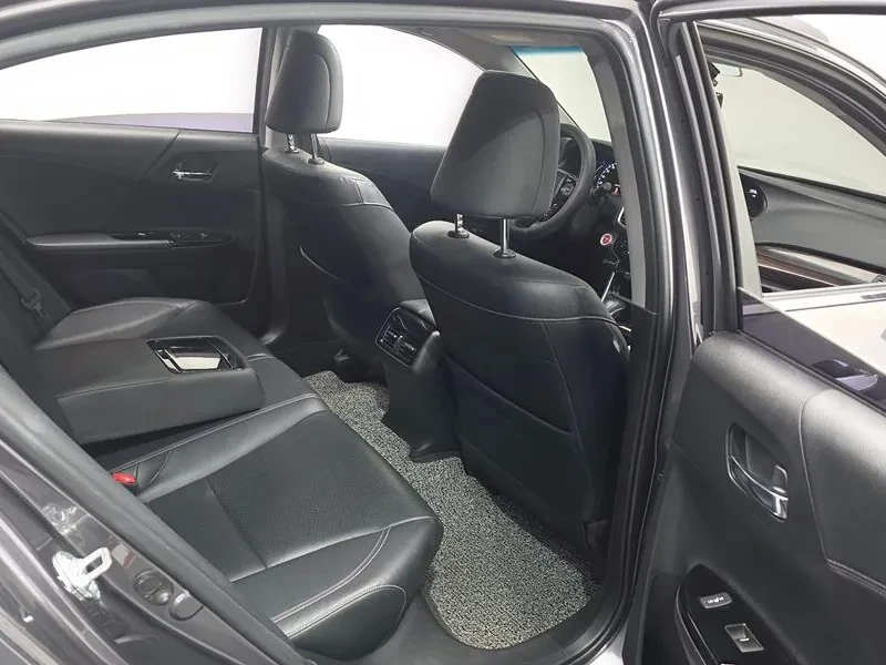 Honda Accord 2.0 Hybrid 9Th Generation, снимка 12 - Автомобили и джипове - 56679658