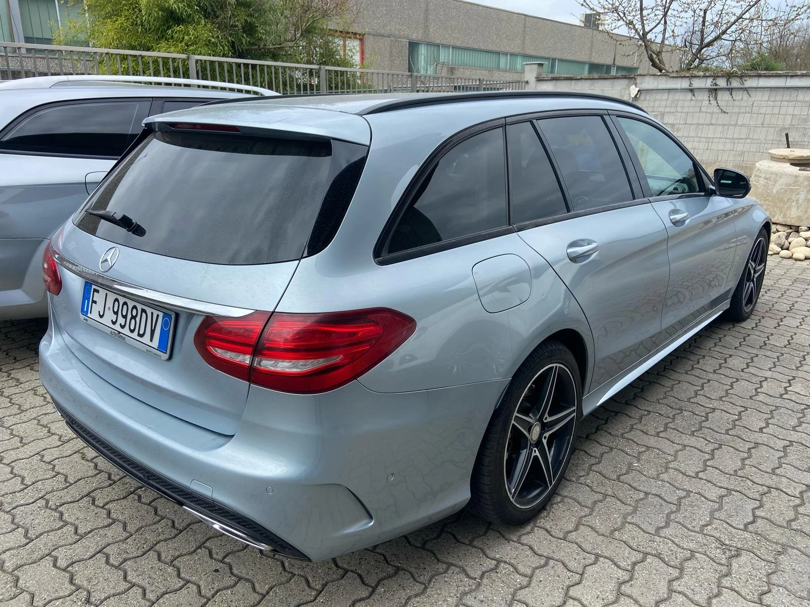 Mercedes-Benz C 220 AMG Пакет 2.2cdi 170к.с Автоматик 2017г - изображение 2
