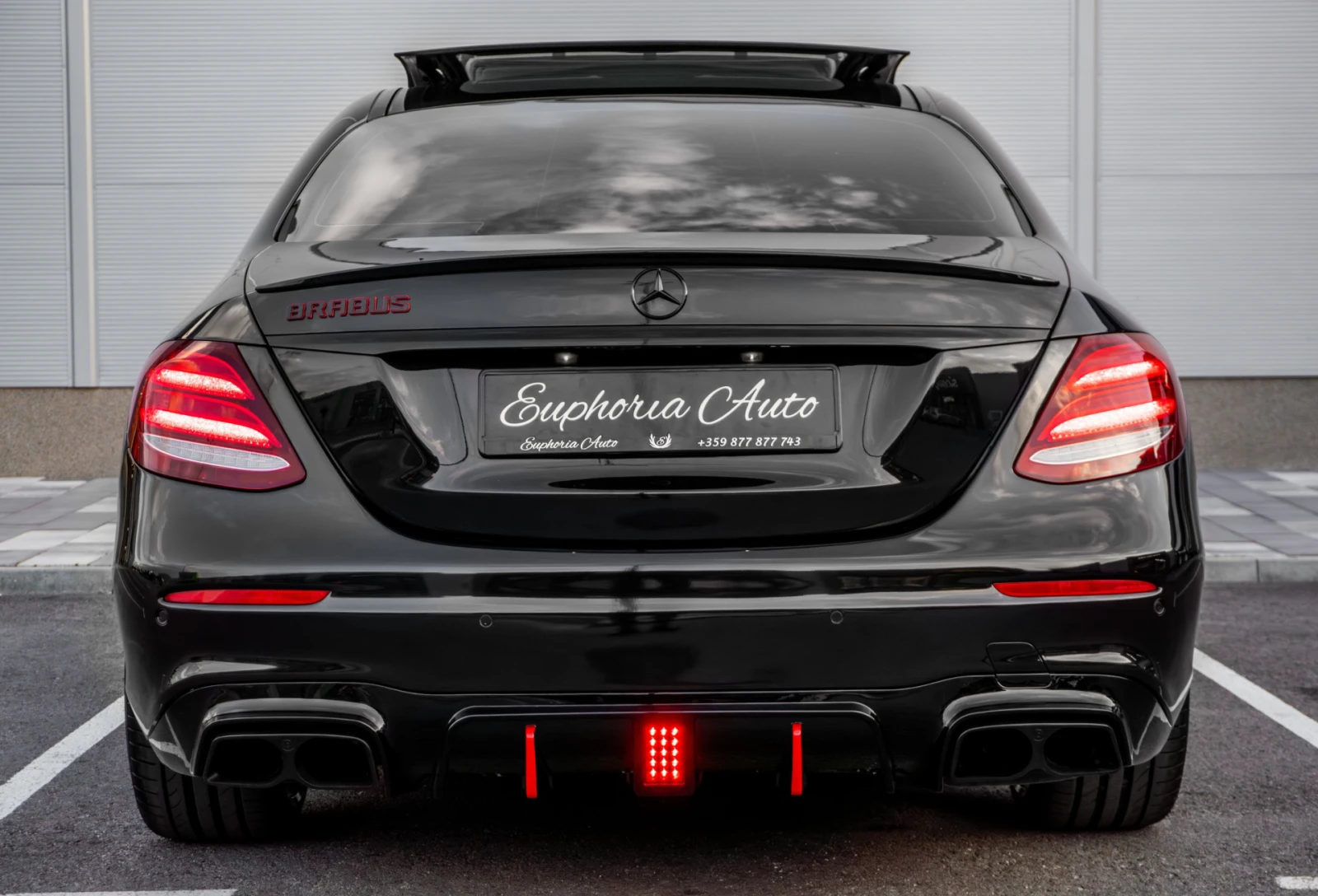Mercedes-Benz E 220 d* BRABUS* CARBON* PANORAMA* NIGHT PACK* MULTIBEAM - изображение 4