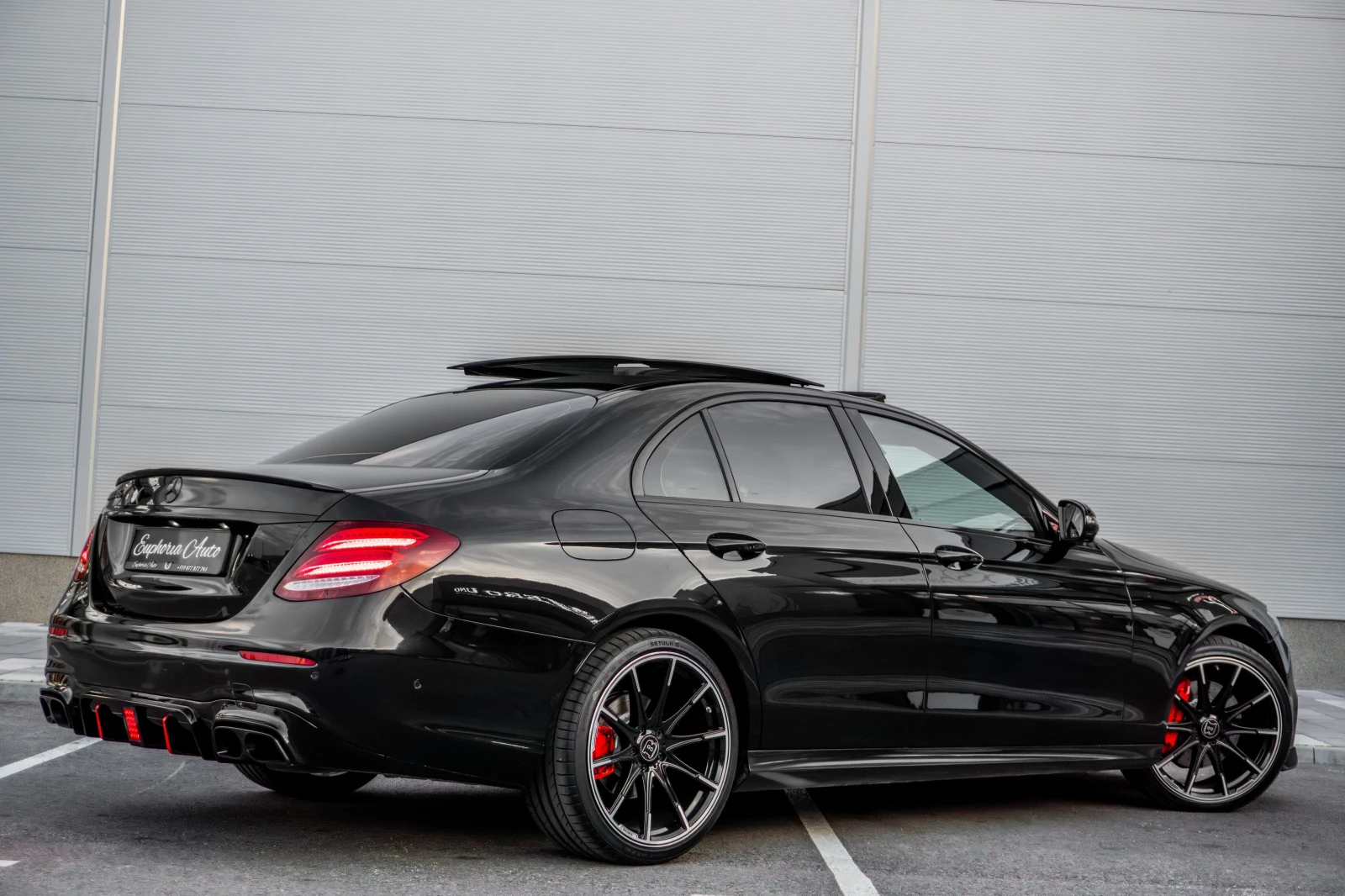 Mercedes-Benz E 220 d* BRABUS* CARBON* PANORAMA* NIGHT PACK* MULTIBEAM - изображение 5
