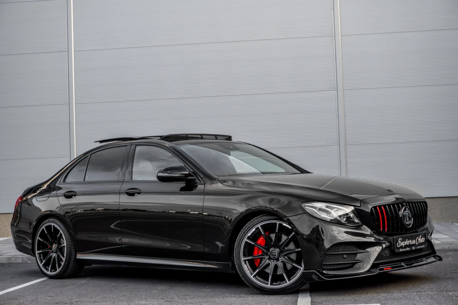 Mercedes-Benz E 220 d* BRABUS* CARBON* PANORAMA* NIGHT PACK* MULTIBEAM - изображение 7
