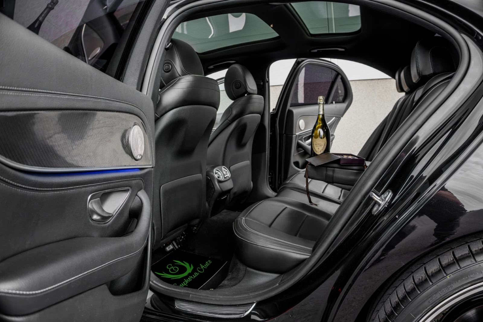 Mercedes-Benz E 220 d* BRABUS* CARBON* PANORAMA* NIGHT PACK* MULTIBEAM - изображение 10