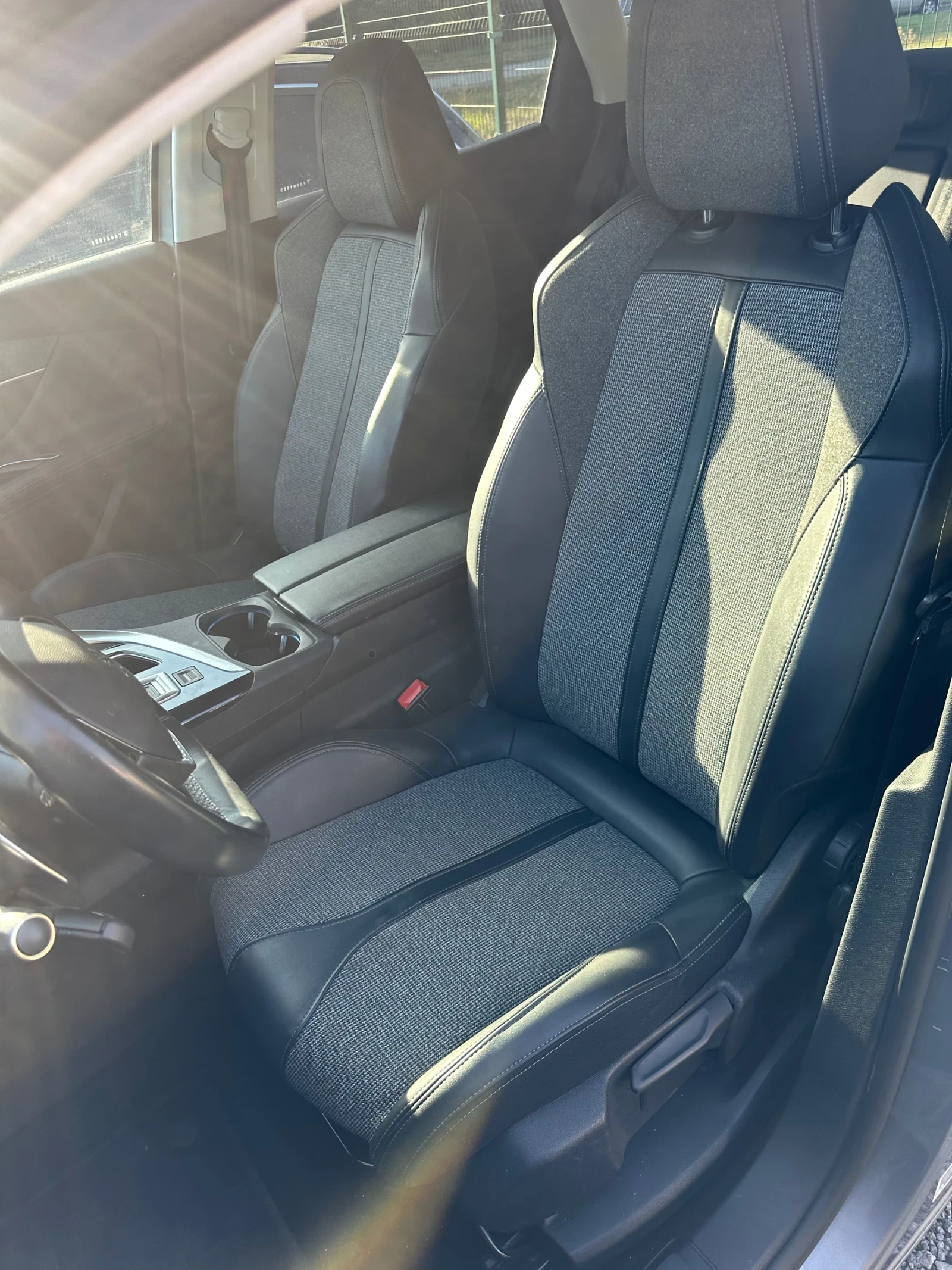 Peugeot 3008 1.5 HDI ALLURE, снимка 9 - Автомобили и джипове - 53729060