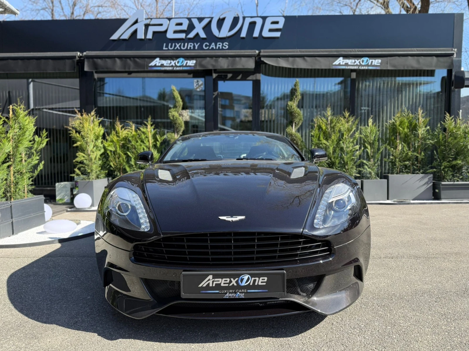 Aston Martin Vanquish CARBON/V12/TOUCHTRONIC 3 - изображение 2
