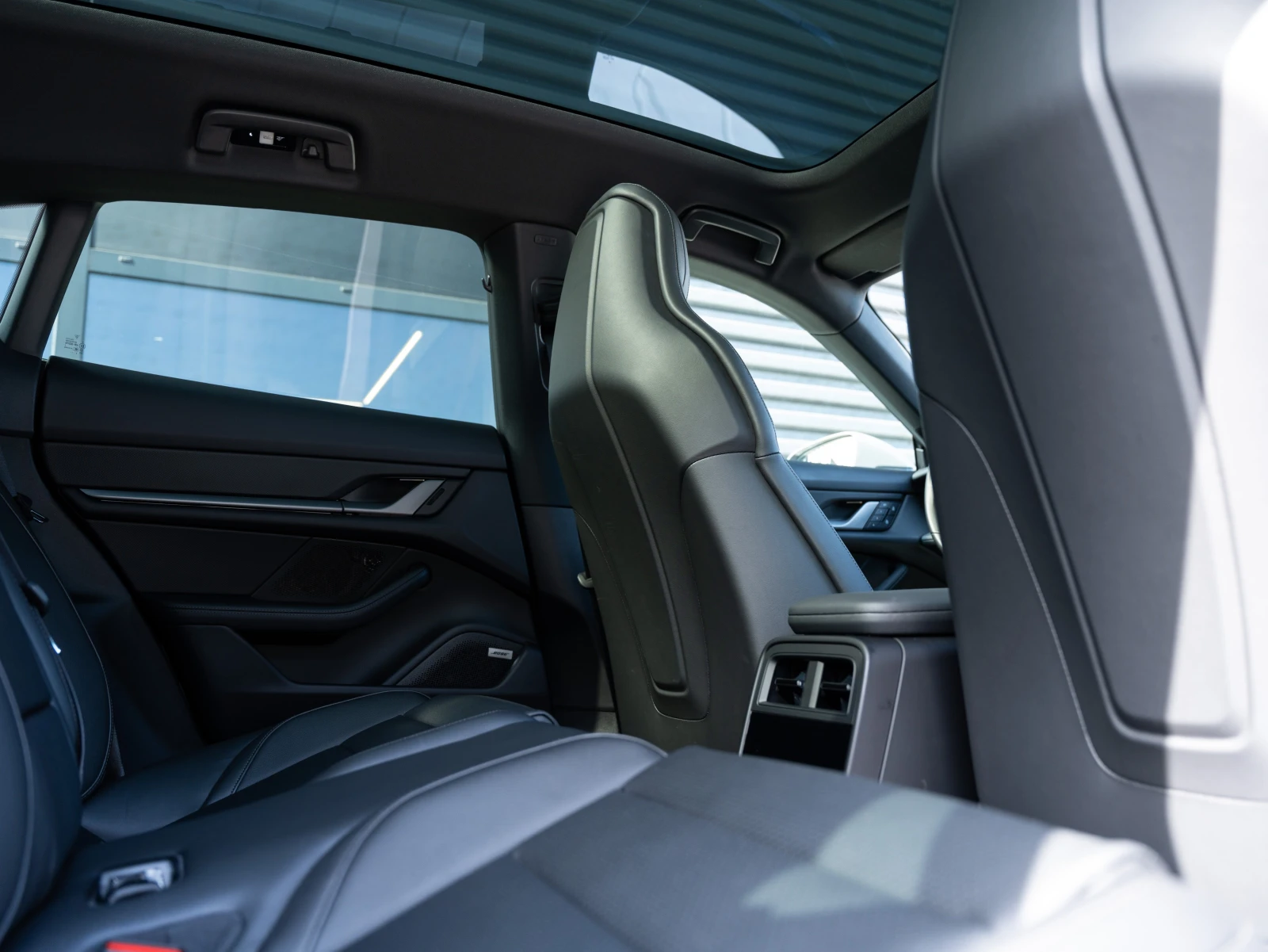 Porsche Taycan 4 Cross Turismo, снимка 15 - Автомобили и джипове - 53862660