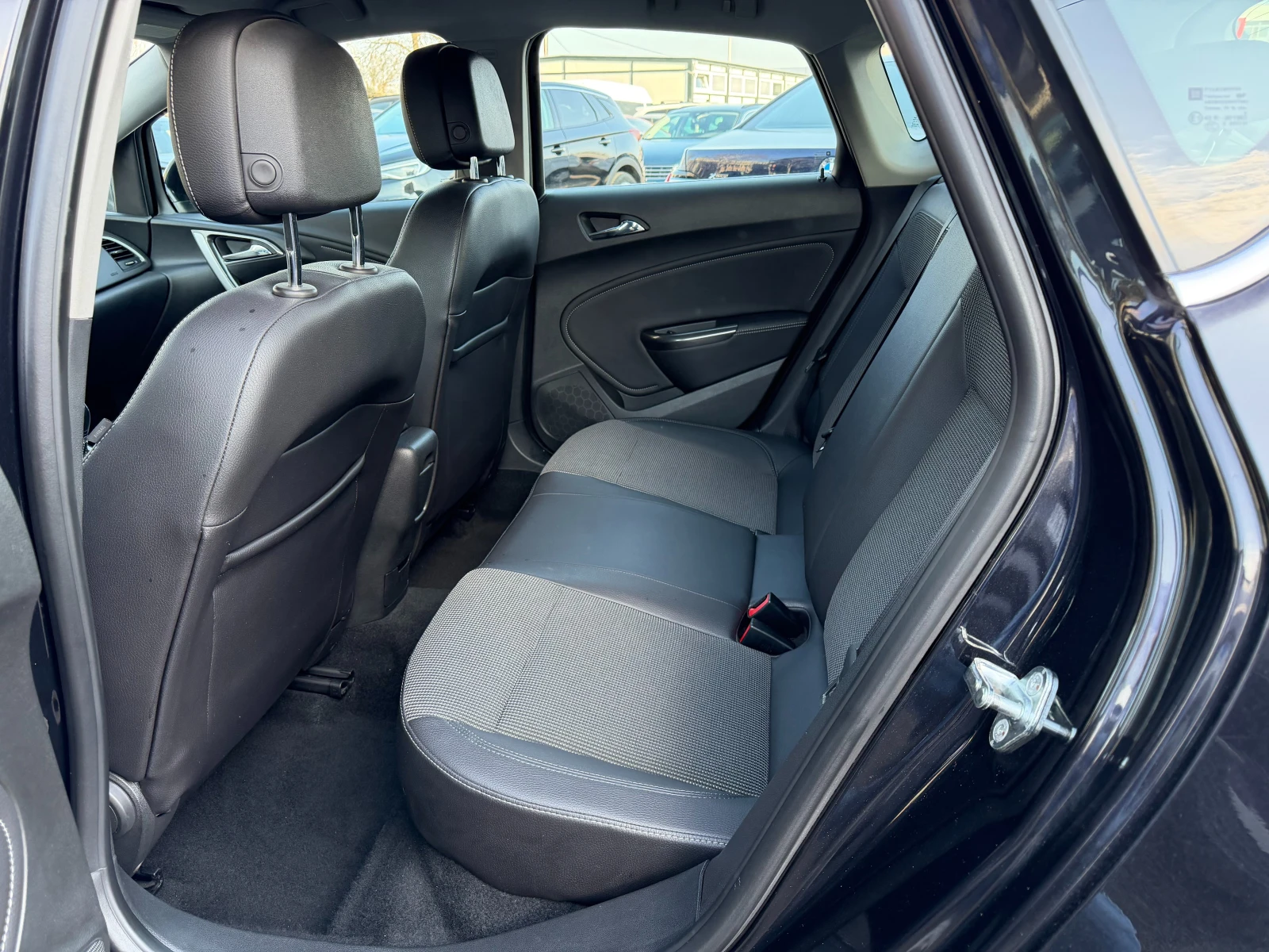 Opel Astra 1.7 CDTI COSMO FACE НАВИГАЦИЯ ПАРКТРОНИК КОЖА 6ск , снимка 13 - Автомобили и джипове - 53866067