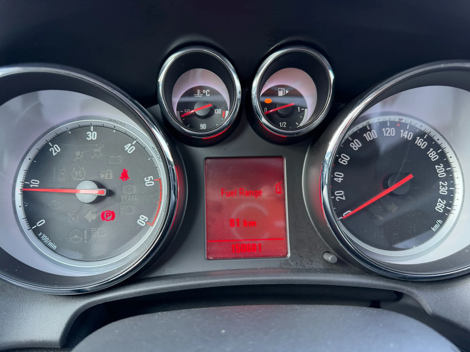 Opel Astra 1.7 CDTI COSMO FACE НАВИГАЦИЯ ПАРКТРОНИК КОЖА 6ск , снимка 11 - Автомобили и джипове - 53866067