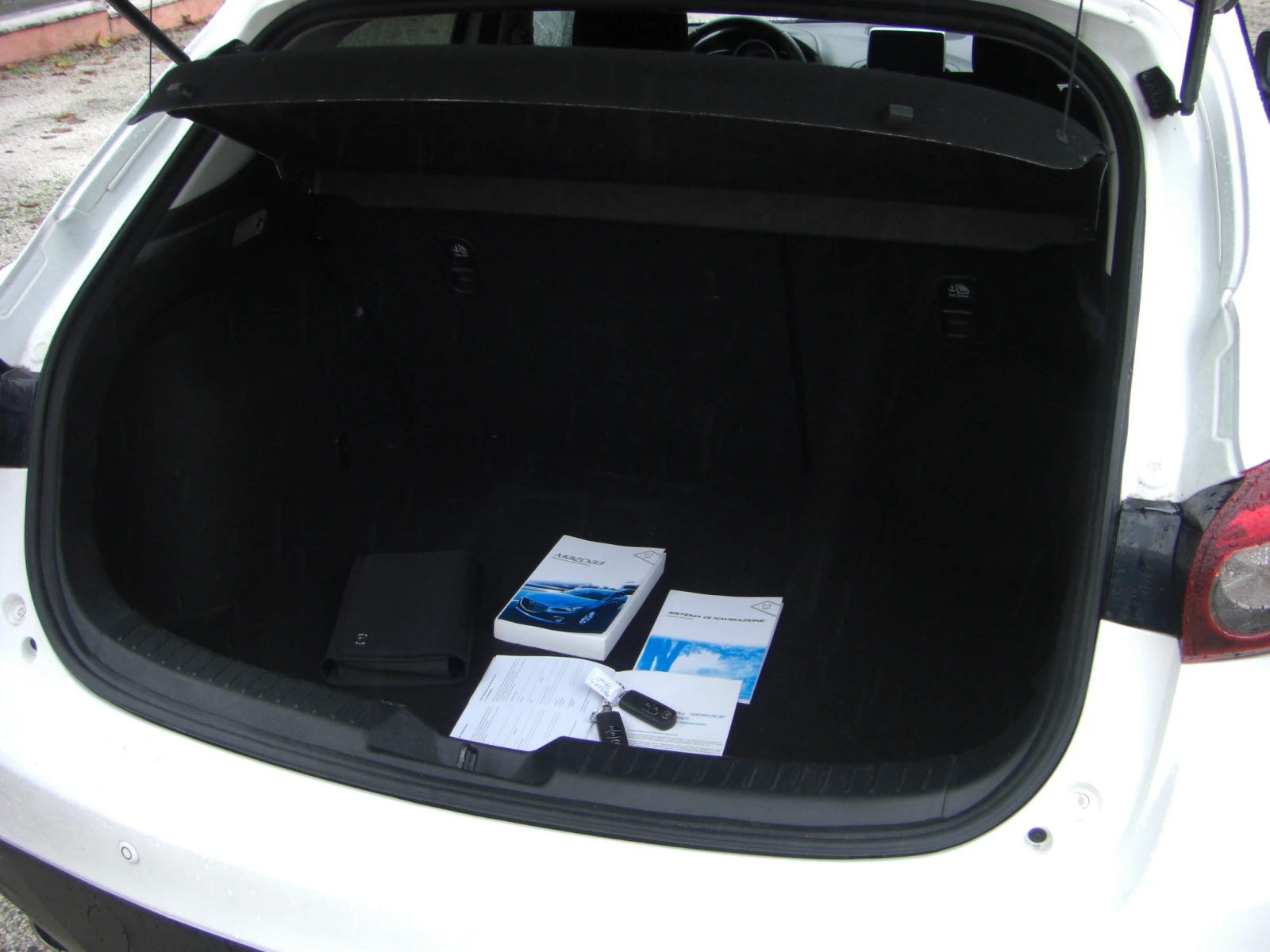 Mazda 3 2.2d NAVI LED 6ck.EURO 6B, снимка 16 - Автомобили и джипове - 53961249