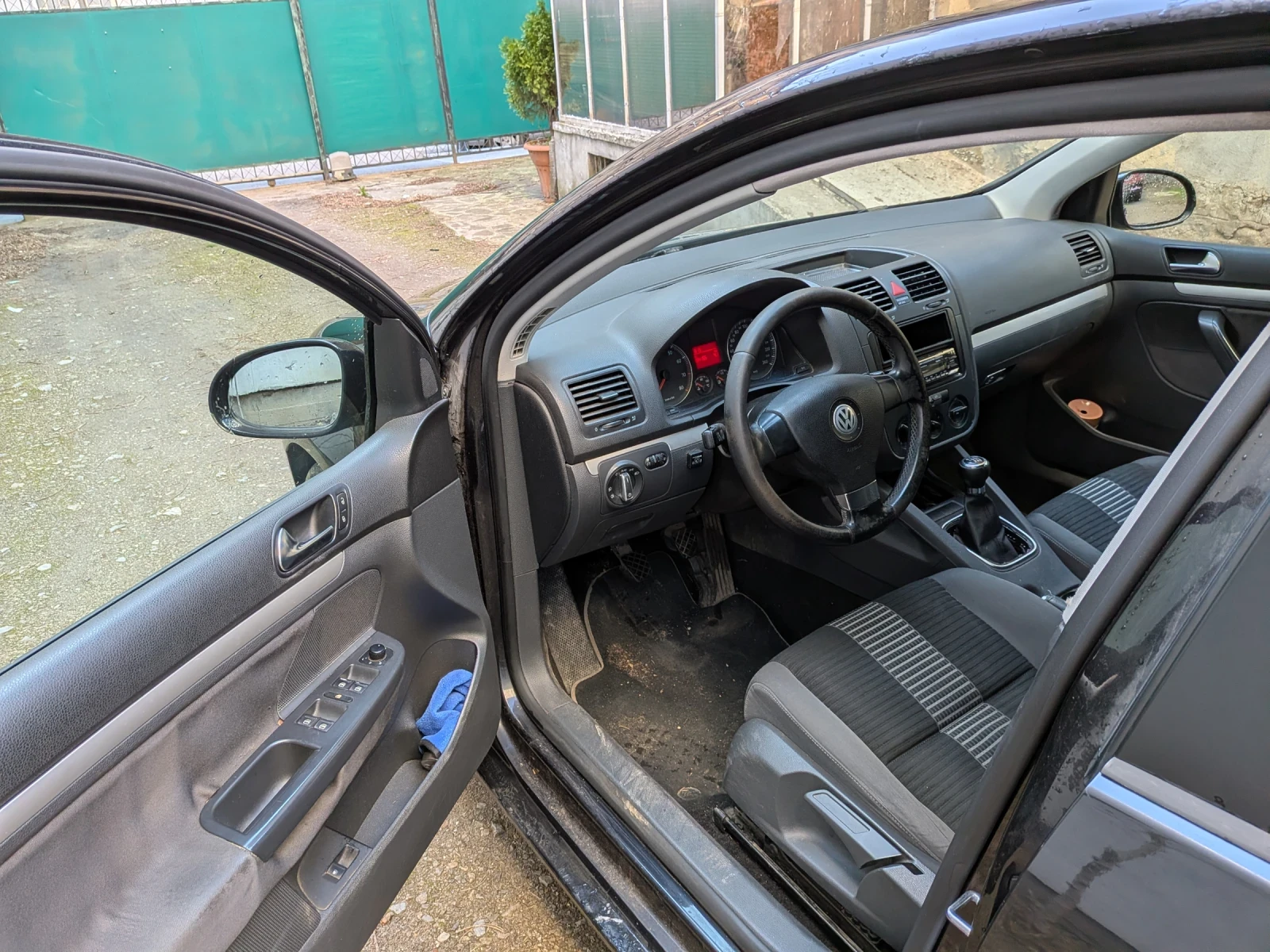 VW Golf 1.6 бензин/газ, снимка 5 - Автомобили и джипове - 54796459