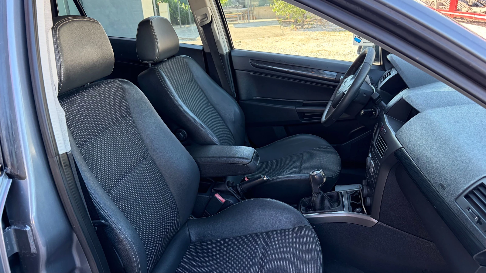 Opel Astra 1.7 CDTI, снимка 13 - Автомобили и джипове - 54909917