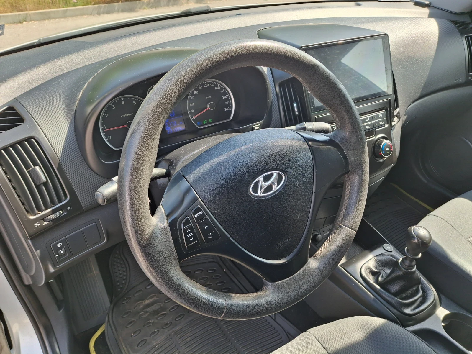 Hyundai I30 1, 4 gaz, снимка 5 - Автомобили и джипове - 54961903