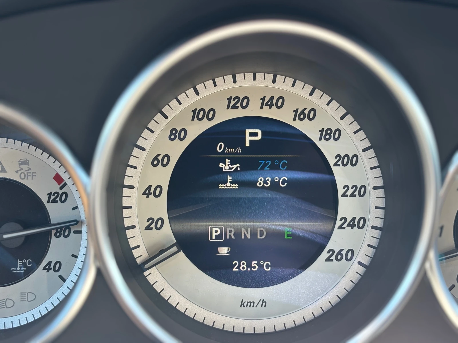 Mercedes-Benz CLS 350 Shooting Brake / AMG PACK, снимка 13 - Автомобили и джипове - 55096574