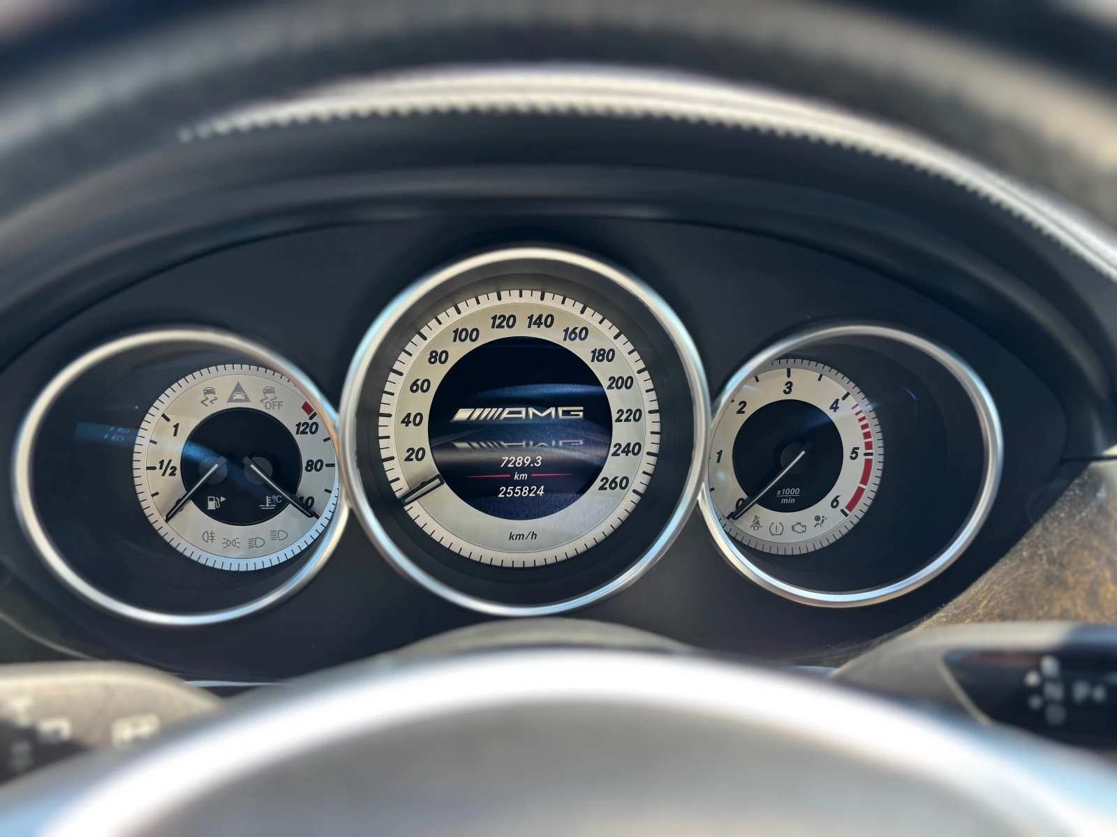 Mercedes-Benz CLS 350 Shooting Brake / AMG PACK, снимка 11 - Автомобили и джипове - 55096574
