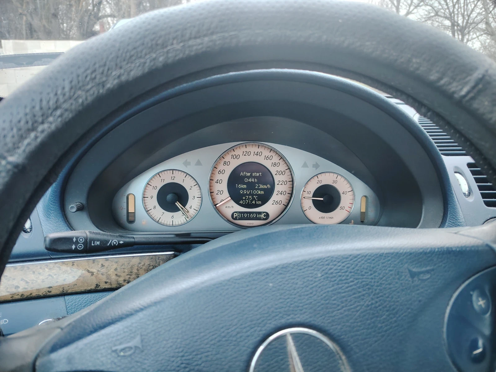 Mercedes-Benz E 320, снимка 7 - Автомобили и джипове - 55333411