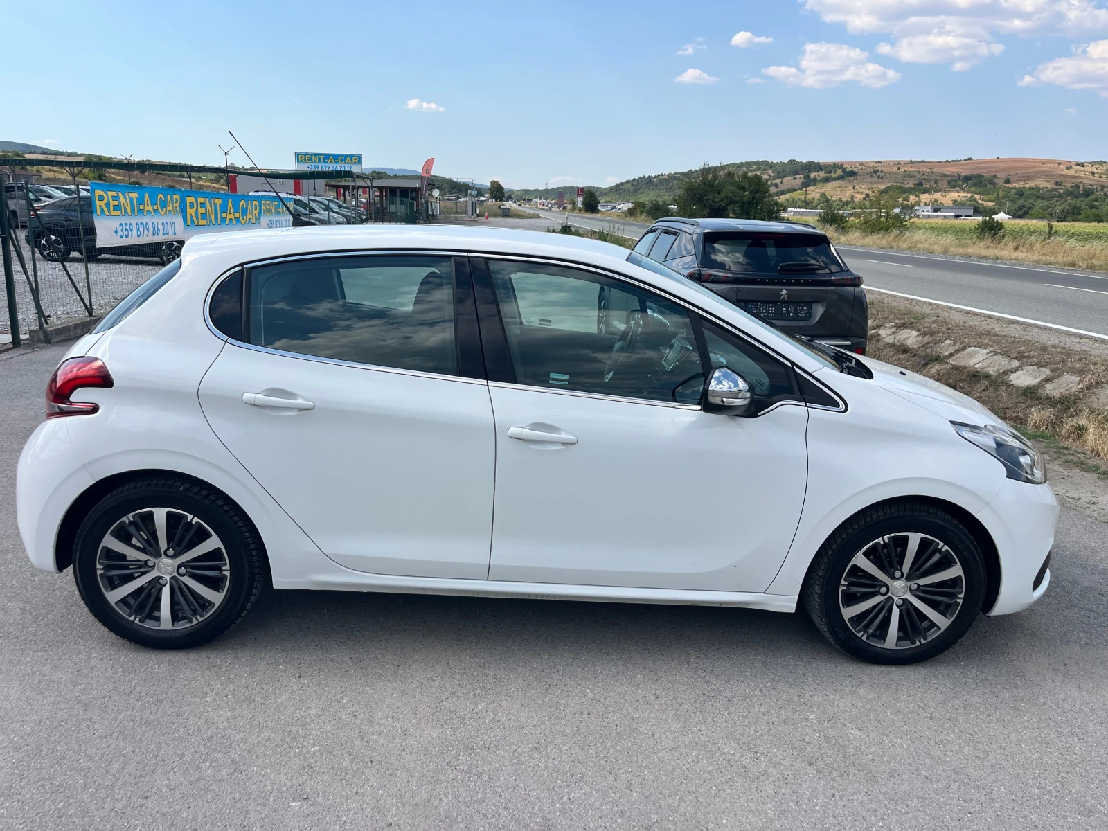 Peugeot 208 1.2 NAVI KAMERA , снимка 3 - Автомобили и джипове - 55583698