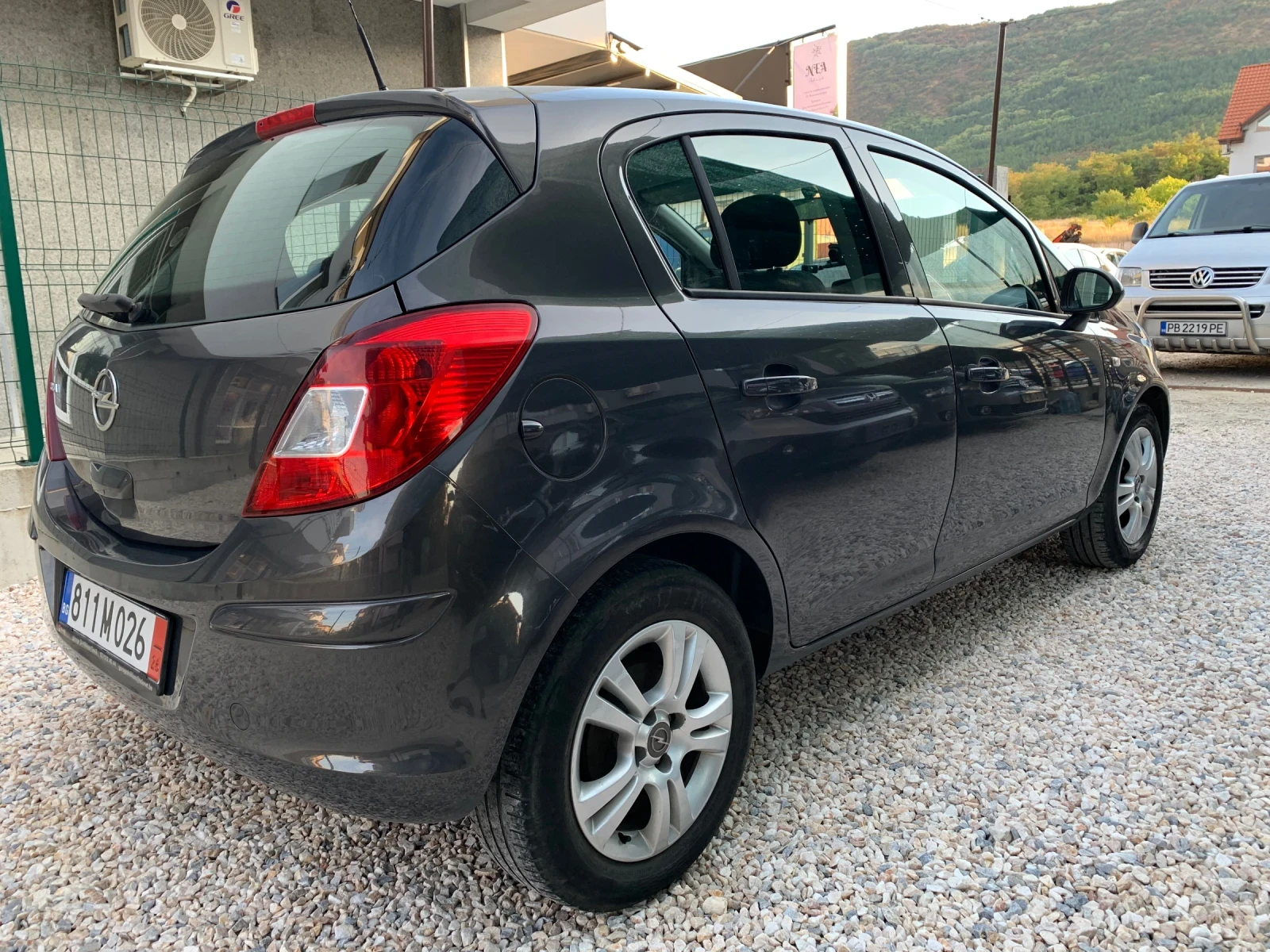 Opel Corsa 1.2 Active, снимка 4 - Автомобили и джипове - 56154864