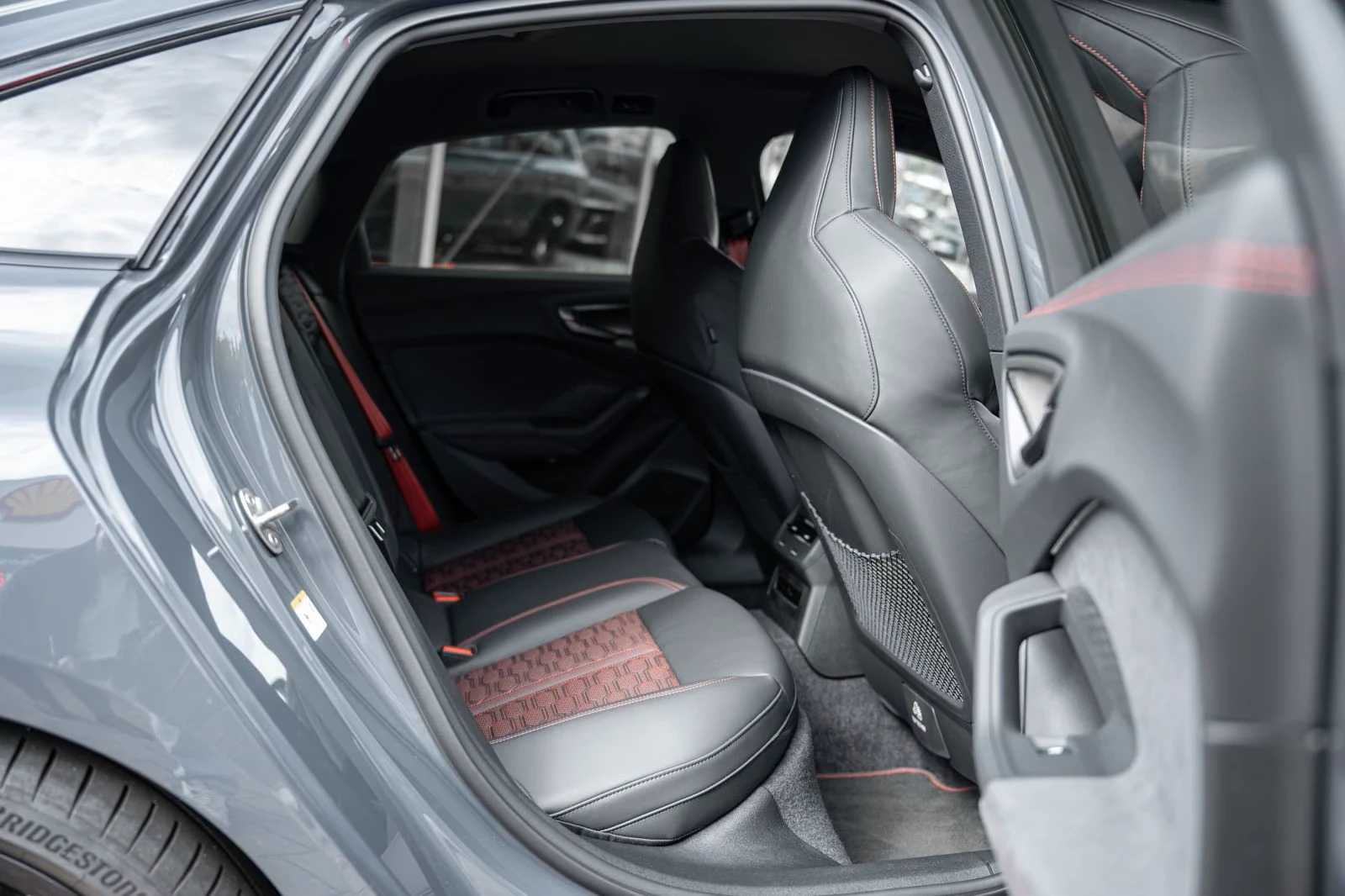 Audi Rs5 FACELIFT* B&O-3D* HYPER* HEAD-UP* DISTR* 360CAM* M, снимка 9 - Автомобили и джипове - 56220413