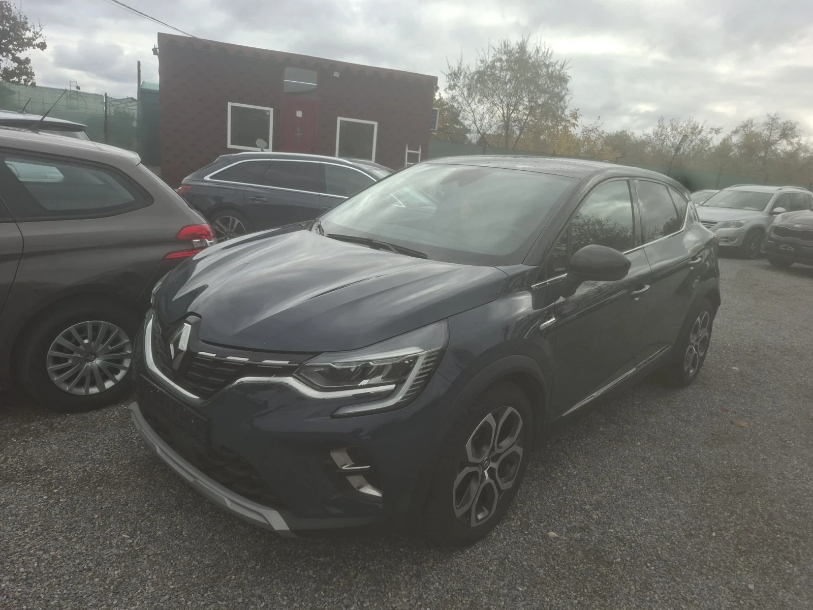 Renault Captur, снимка 5 - Автомобили и джипове - 56714673