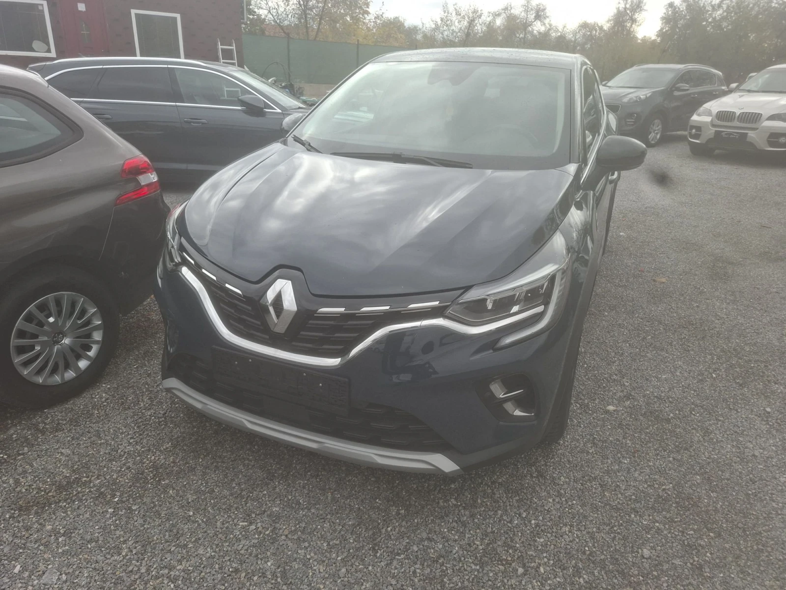 Renault Captur, снимка 2 - Автомобили и джипове - 56714673