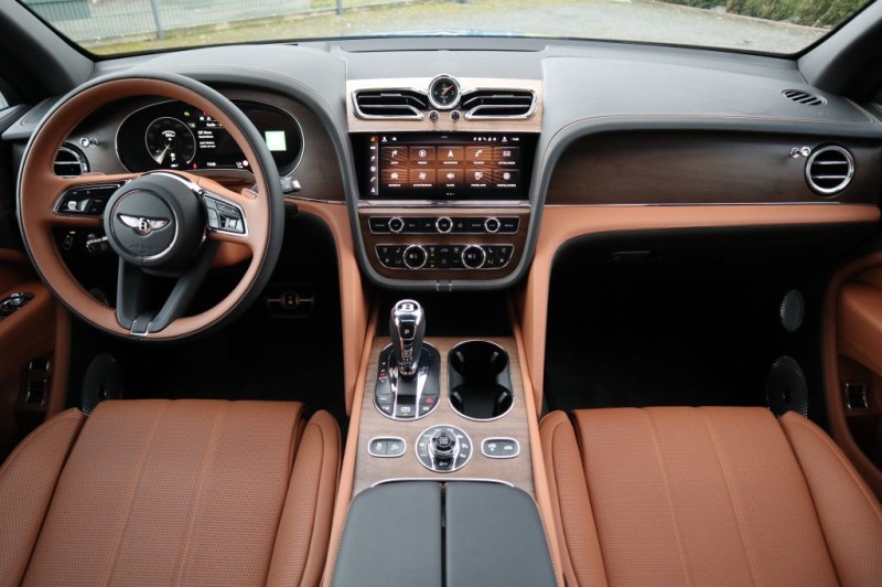 Bentley Bentayga V8 EWB Azure First Edition, снимка 9 - Автомобили и джипове - 44532498
