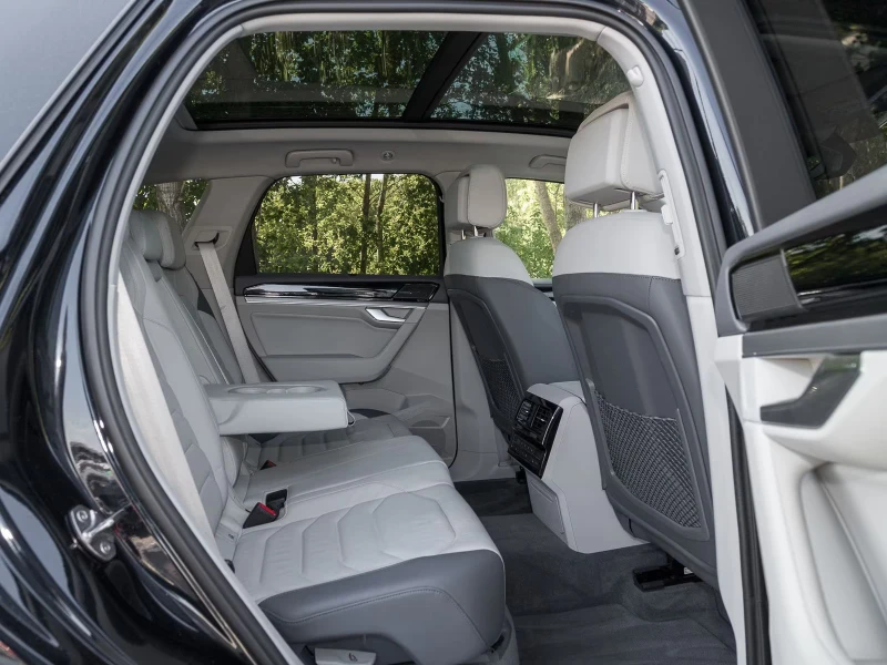 VW Touareg 3.0/231HP/V6/ELEGANCE/PANO/MATRIX/4x4/CAM/NAV/698v, снимка 9 - Автомобили и джипове - 51218172