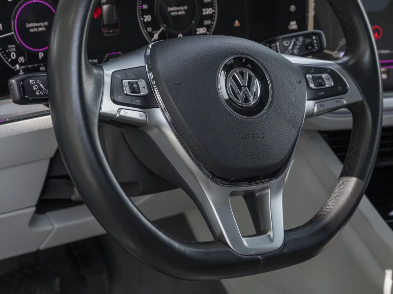 VW Touareg 3.0/231HP/V6/ELEGANCE/PANO/MATRIX/4x4/CAM/NAV/698v, снимка 5 - Автомобили и джипове - 51218172