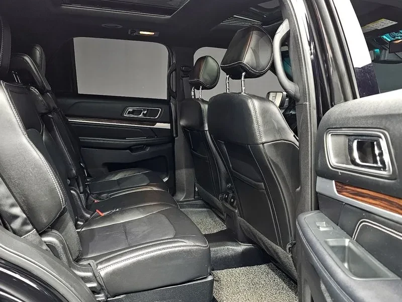Ford Explorer 2.3 AWD, снимка 12 - Автомобили и джипове - 54351943