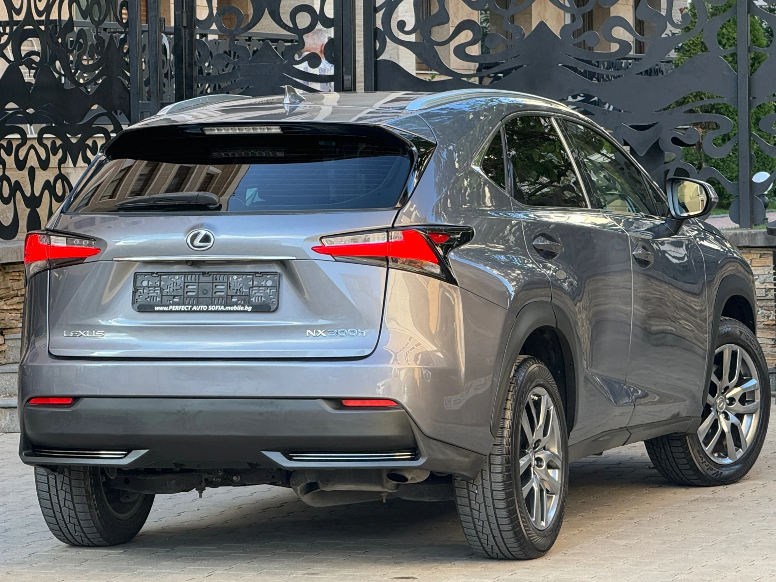 Lexus NX 300h 2.5HYBRID-AWD-4Х4-KEYLESS GO-КАМЕРА-170ХКМ-ОТЛИЧЕН - изображение 4