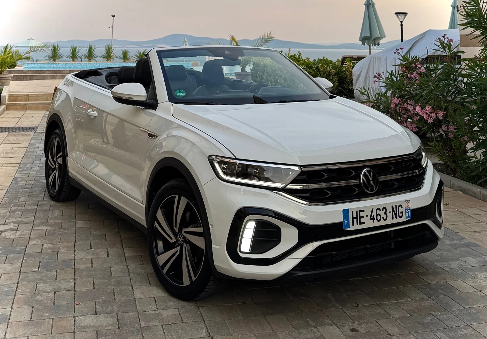 VW T-Roc 1.5TSI DSG R-Line FULL Гаранционен до 2027 - изображение 2