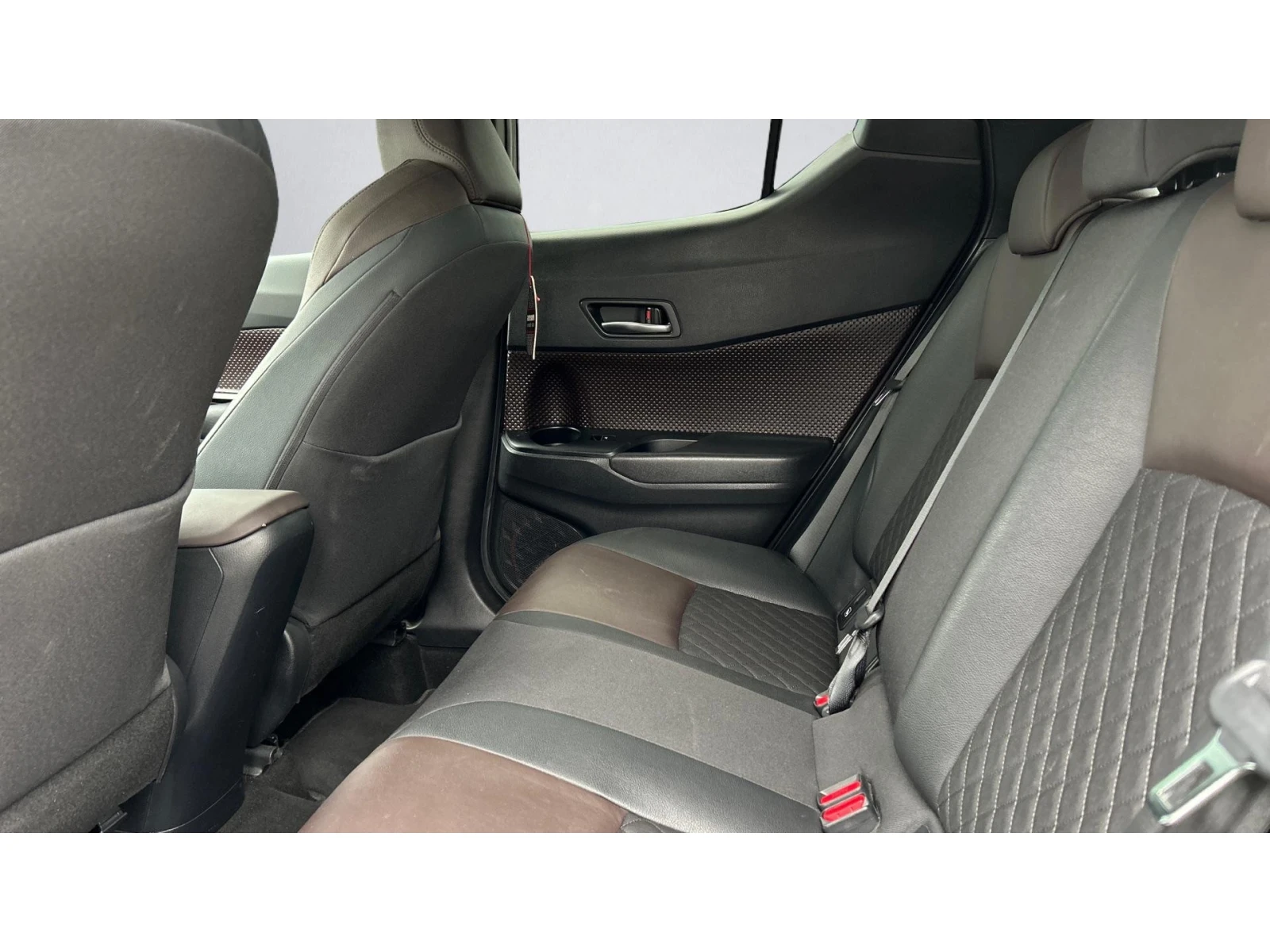 Toyota C-HR Месечна вноска от 190  , снимка 11 - Автомобили и джипове - 53986422