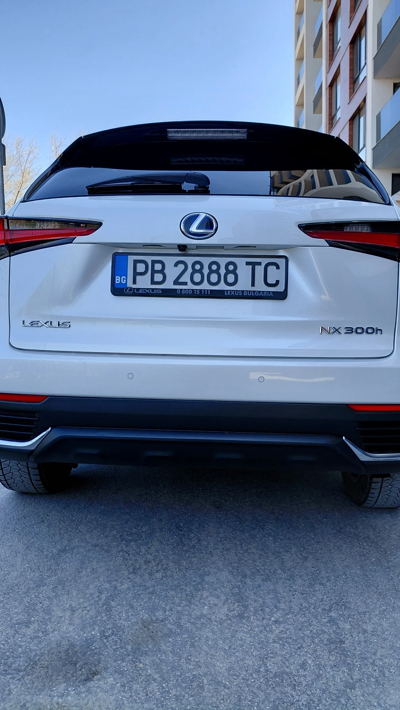 Lexus NX 300h Пълна сервизна история, снимка 2 - Автомобили и джипове - 54123818