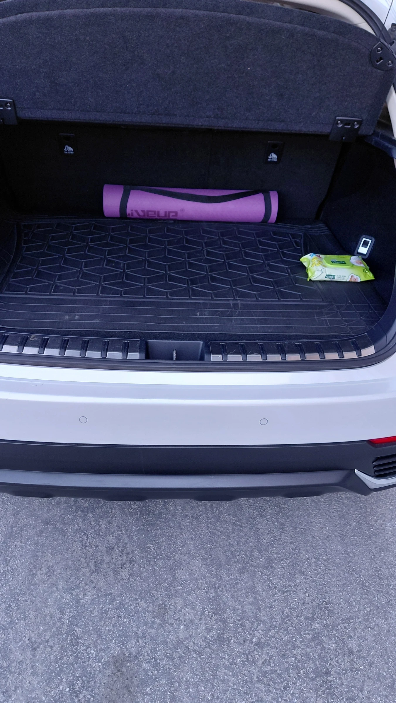 Lexus NX 300h Пълна сервизна история, снимка 9 - Автомобили и джипове - 54123818