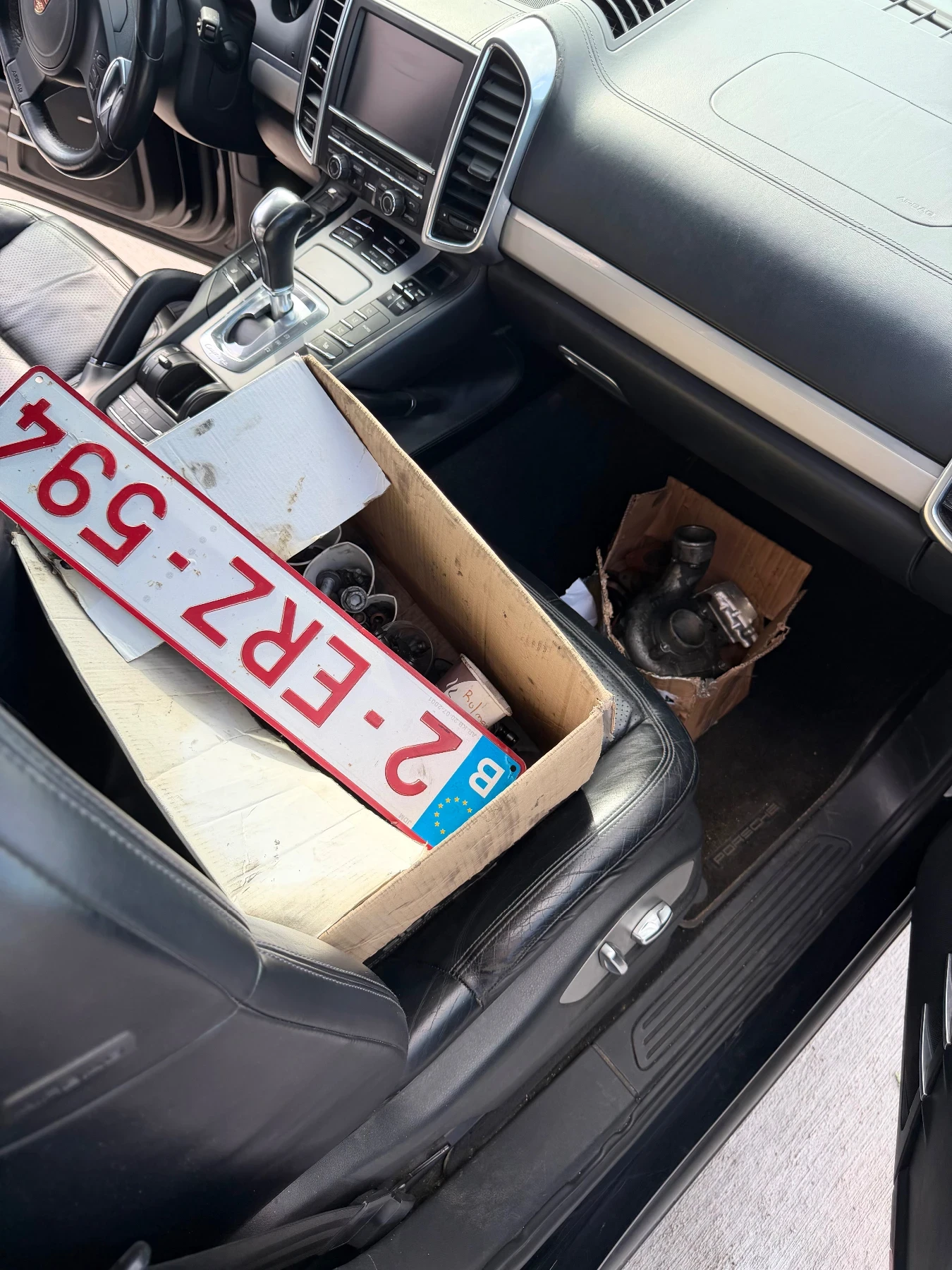 Porsche Cayenne Цяла за Части, снимка 11 - Автомобили и джипове - 54678994